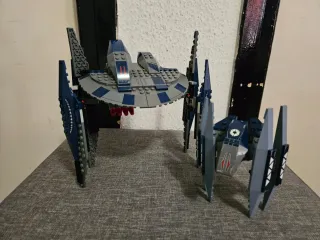 Lego Star Wars droides y Jedi Interceptor.