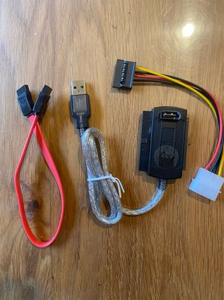 Adaptador USB a IDE y SATA