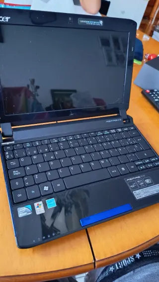 Netbook Acer Aspire One Negro y Azul