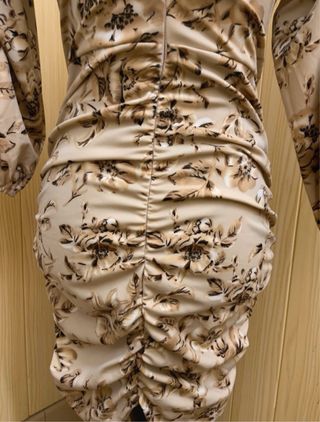 Vestido floral beige y marrón talla M