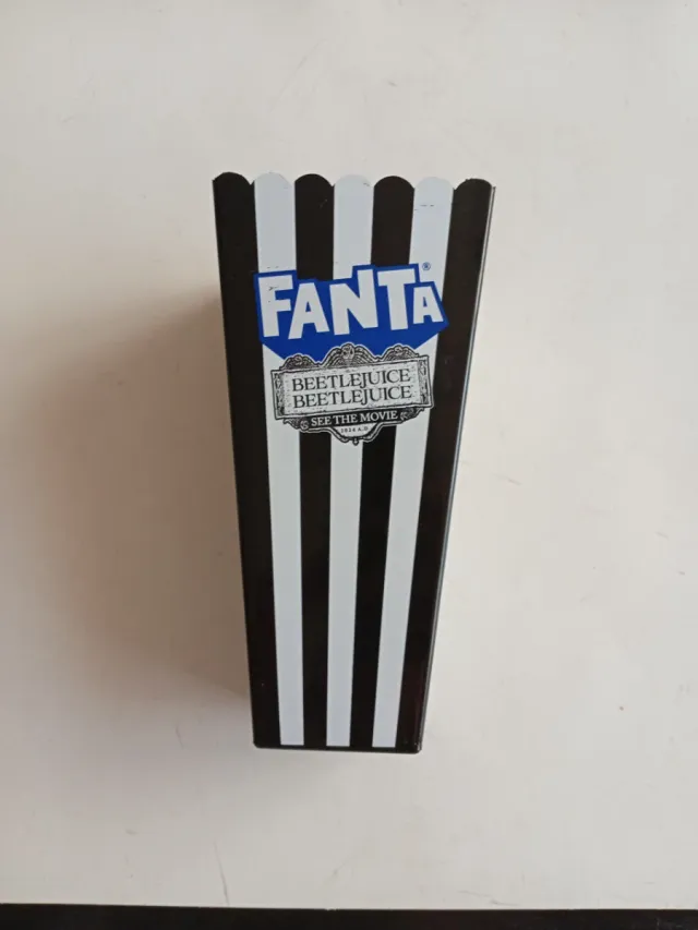 Vaso palomitero Beetlejuice Fanta