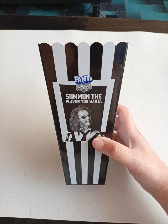 Vaso palomitero Beetlejuice Fanta