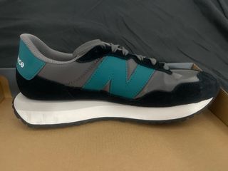 Zapatillas New Balance Negras y Turquesa