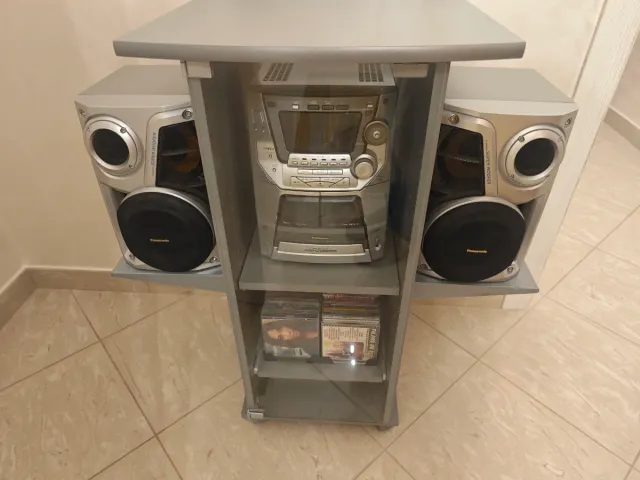 Stereo Panasonic con mobiletto