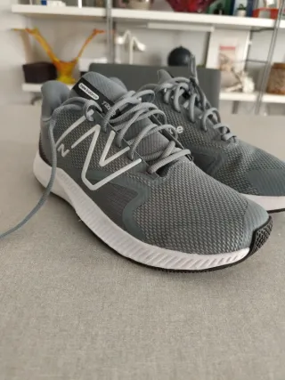 Zapatillas New Balance Grises Talla 44.5