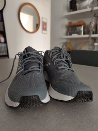 Zapatillas New Balance Grises Talla 44.5