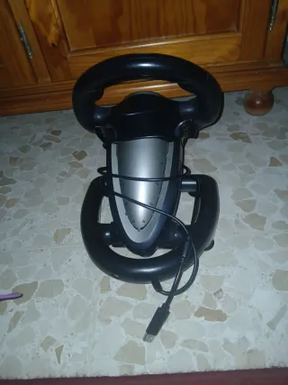Volante GTR para PlayStation con pedales