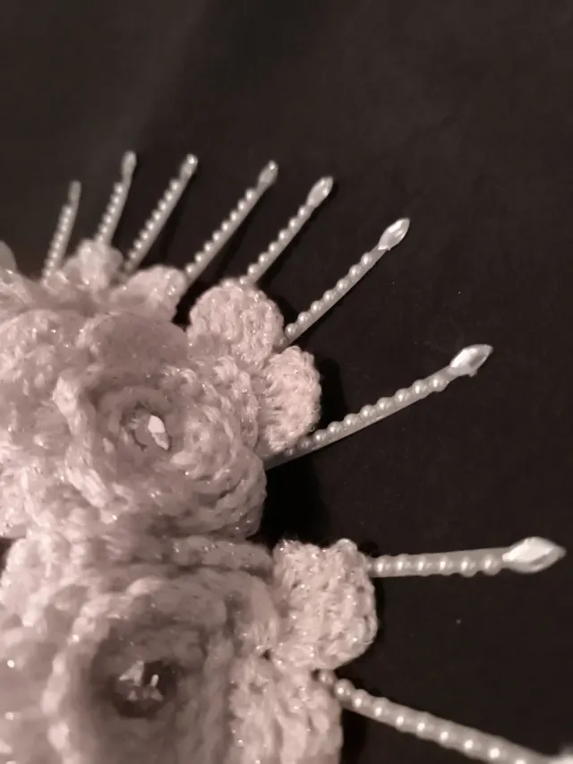 Diadema rosas y glitter plateado