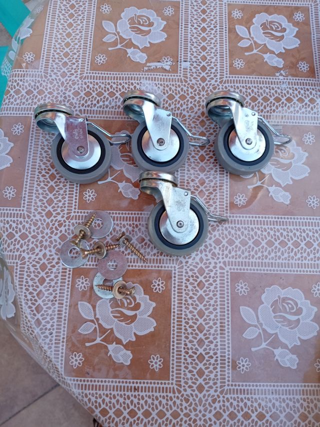 4 Ruedas Giratorias Nuevas