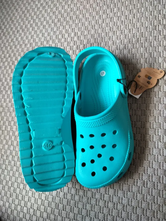Zuecos tipo Crocs