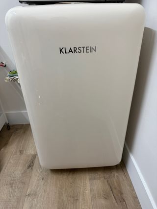 Nevera Klarstein Popart de color beige. Retro
