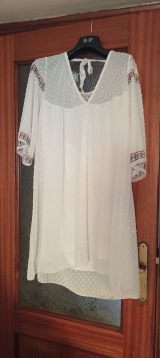 Vestido blanco bordado