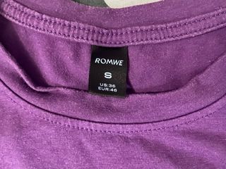 Maglia viola con stampa