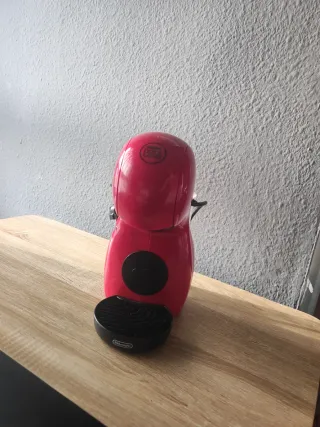 Cafetera Dolce Gusto Roja
