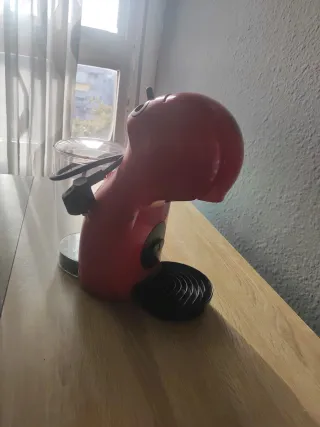 Cafetera Dolce Gusto Roja