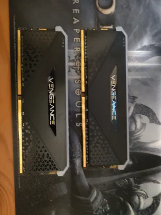 Corsair Vengeance DDR4 RAM 16 gigas 2 modulos de 8