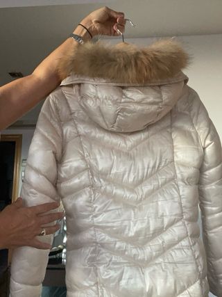 Chaqueta de plumas beige
