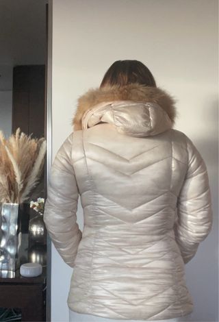 Chaqueta de plumas beige