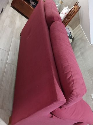 Sofá burdeos de tela