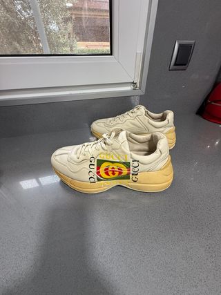 Deportivas Gucci Talla 7.5 (equivalencia 40.5)