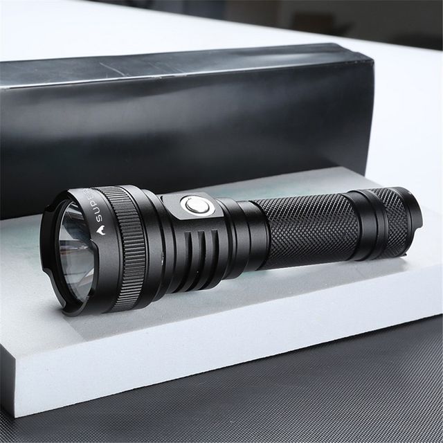 Torcia tattica a LED Superfire C8-F 230lm in alluminio