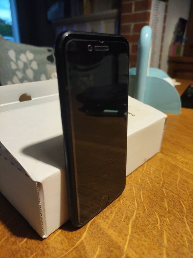 iPhone SE 2ª Gen 128GB Nero Rigenerato