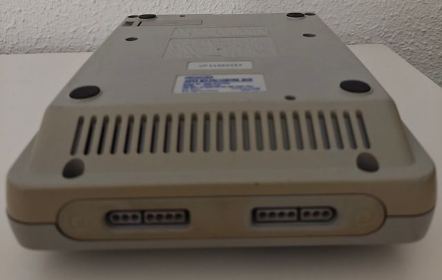 Consola SNES con juego y cables