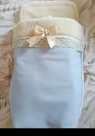 Saco para coche Bugaboo azul con detalles