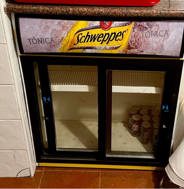 Frigorífico Schweppes