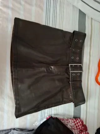 Falda polipiel con cinturón