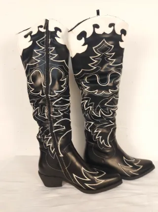 Stivali country alti neri e bianchi