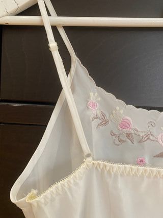 Pijama de verano blanco de seda
