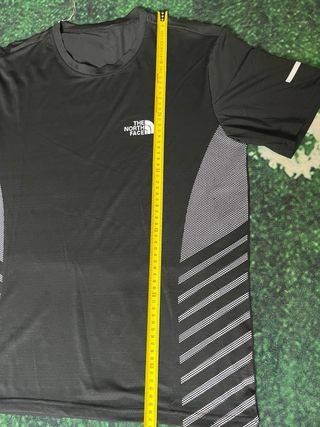 Camiseta deportiva The North Face Negra
