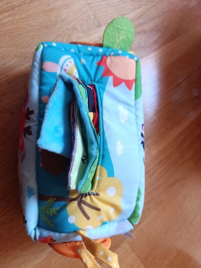 Caja sensorial infantil de peluche