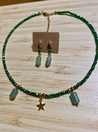Gargantilla y pendientes verde cristal y oro