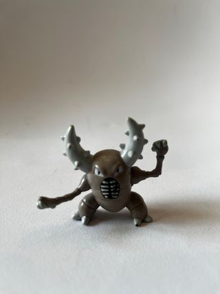 Figura Pokémon Pinsir TOMY