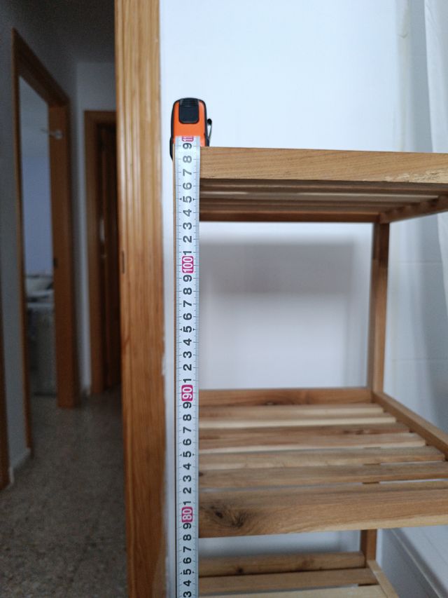 Estantería de madera para baño