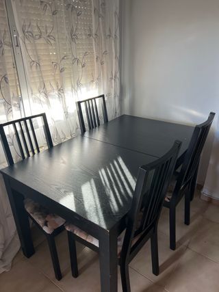 Mesa comedor + 4 sillas negra