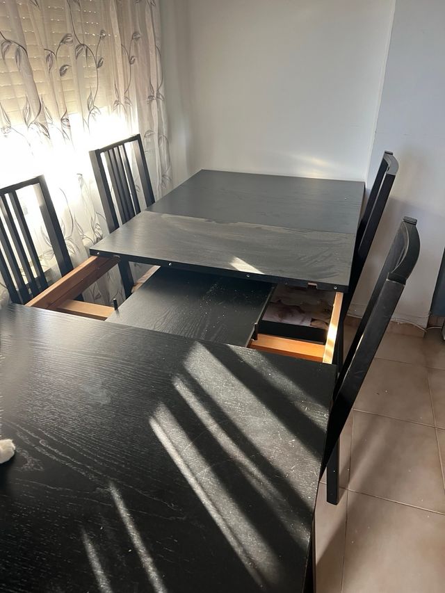 Mesa comedor + 4 sillas negra