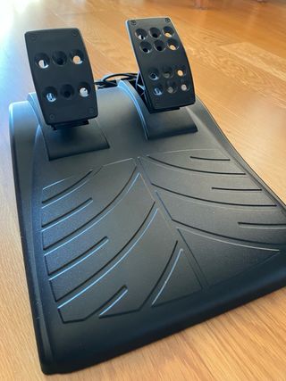 Volante Logitech Driving Force Pro + Juego