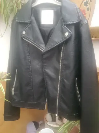 Chaqueta niña cuero sintético negra