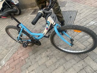 Bicicleta infantil azul