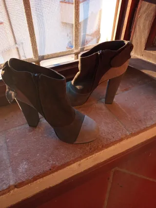 Stivaletti Benetton tacco alto grigio