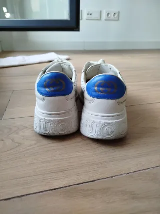 Zapatillas Gucci Blancas con Detalles Azules