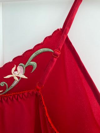 Pijama de verano rojo de seda