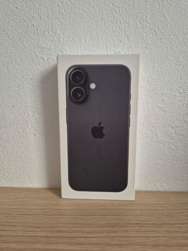 iPhone 16 256GB activado este mes