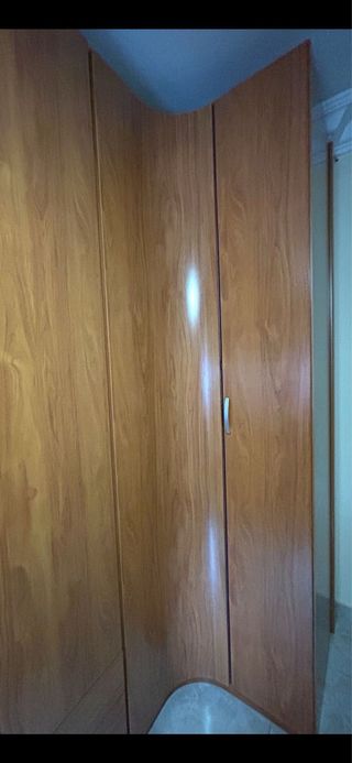 Mobile ad angolo in legno