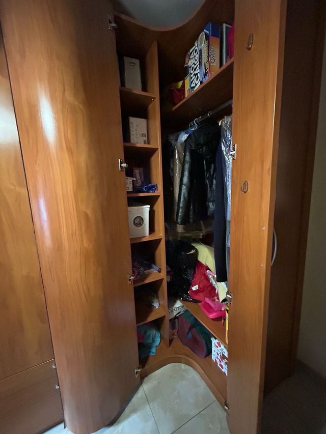 Mobile ad angolo in legno