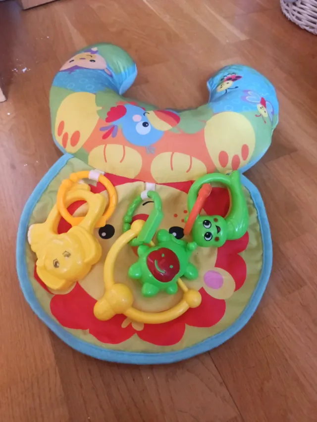 Cojín estimulador para bebé boca abajo