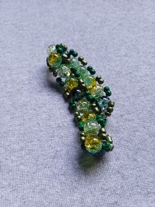 Pulsera de cuentas verde y amarillo
